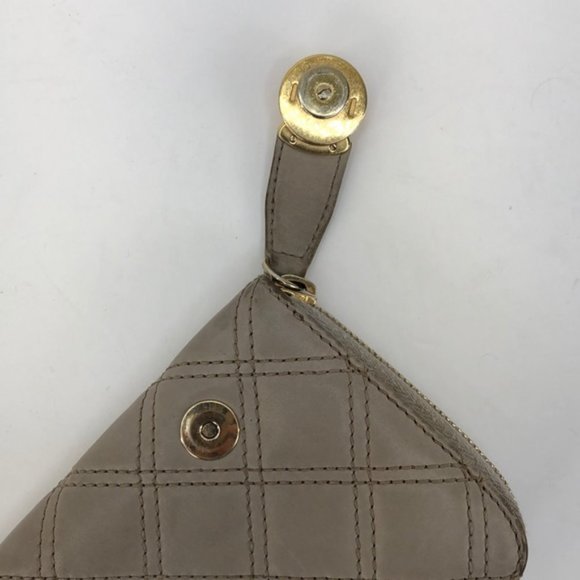 Marc Jacobs Gray Quilted Zip-Around Wallet - Picture 7 of 7